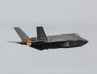 Το F-35 «προπονείται» για το Bourget 2017